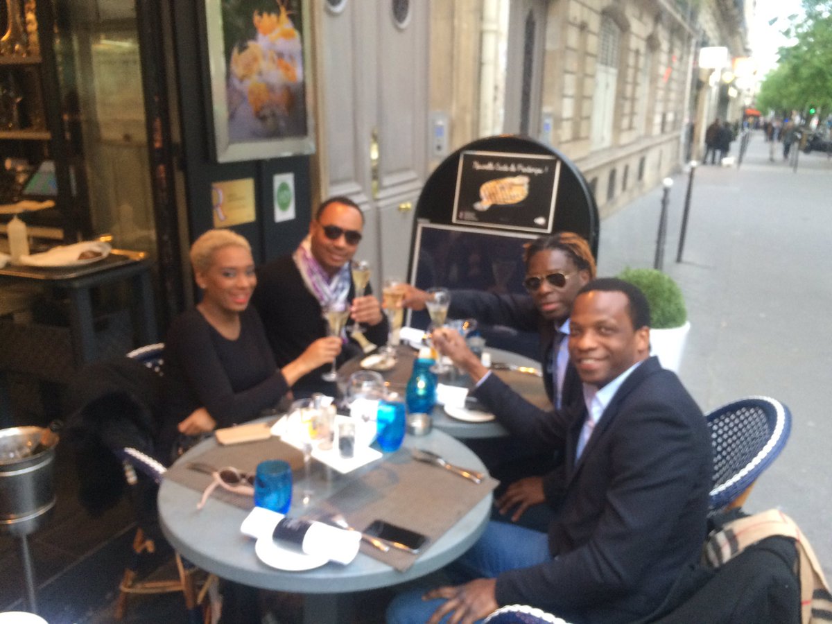 RebeccaMarival's tweet photo. Dรฎner entre amis et au Roederer ... With my team #TabooGeneration https://t.co/eZfY3zA8pt