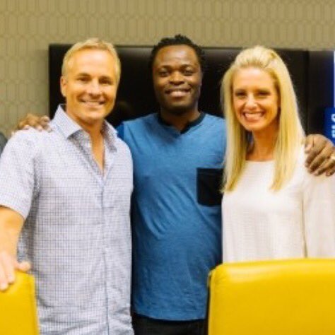 ErinMayovsky's tweet photo. One of my favorite players! @Zakuani11 #Fashwire event. Fun night with all & my very favorite @GaardSwanson โค๏ธ https://t.co/paOWShAOz5