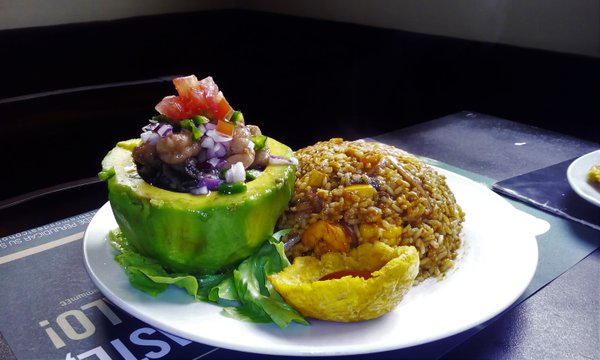 pedritoortizjr's tweet photo. Disfruta de este #Jueves pidiendo el almuerzo a domicilio en @aguacategye --> 2289830 deliciosos platos =) https://t.co/o9rWiY7uGF