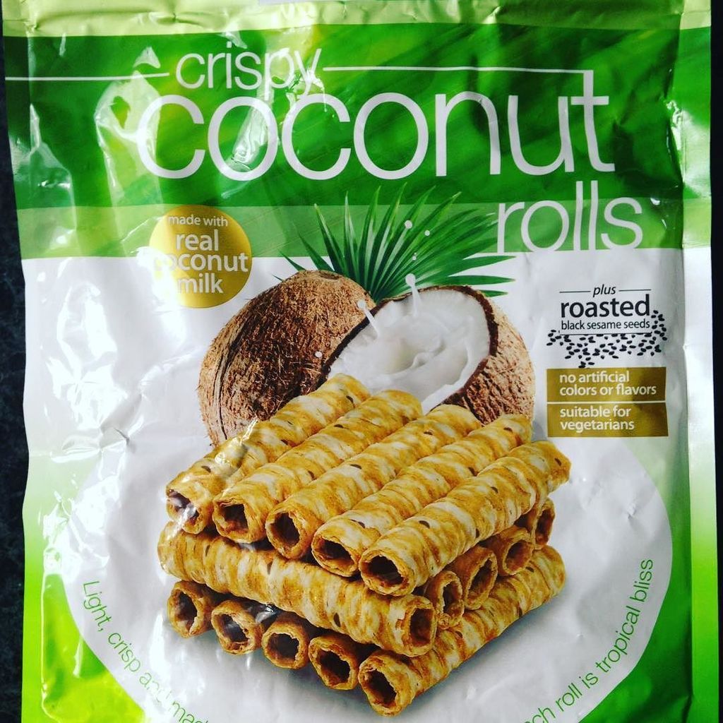 CeliacChick's tweet photo. I almost ate the whole bag!!! Found @costco #madeinthailand #naturallygf https://t.co/jd39yxag8B