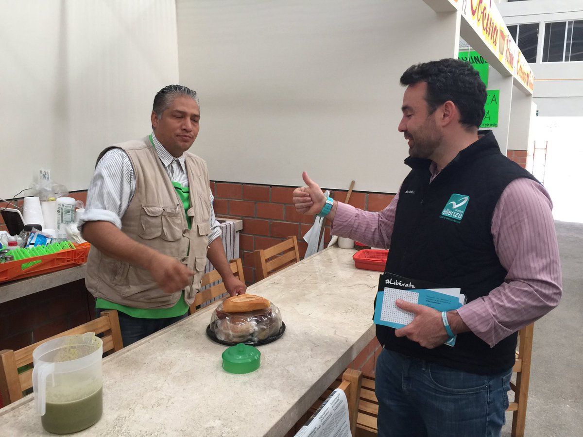 Constantino_Mx's tweet photo. Julio Cesar está convencido de apoyar a #NuevaAlianza Recuerda perfecto las propuestas del ingeniero @g_quadri https://t.co/1RL5IBH5vn