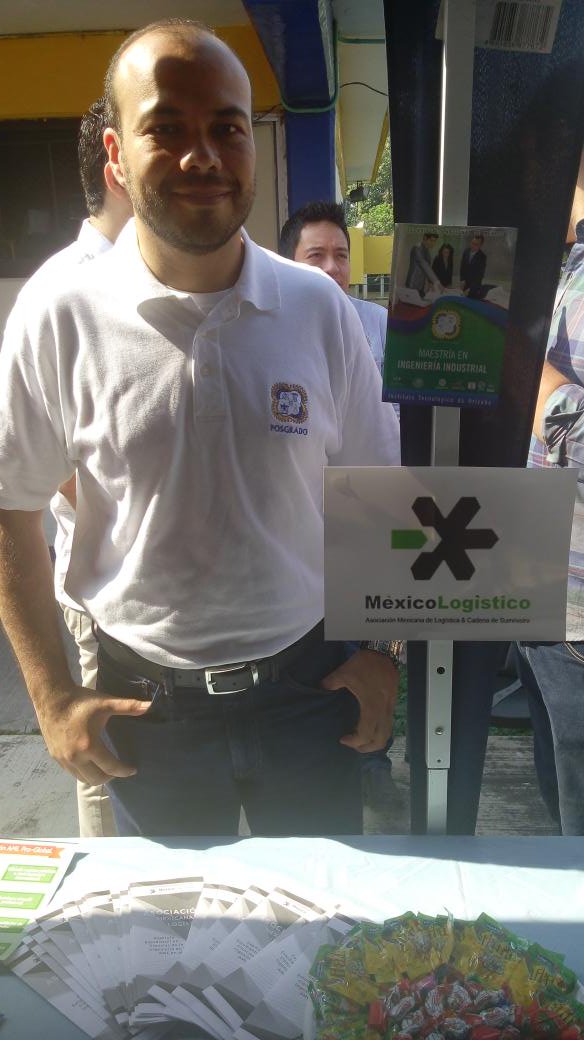 CapituloAMLORI's tweet photo. Alumnos del #CapituloEstudiantilAML #Orizaba en la Semana de #Posgrado difundiendo @MexicoLogistico y @CiLOG_Mexico https://t.co/oZGm9wdsNZ