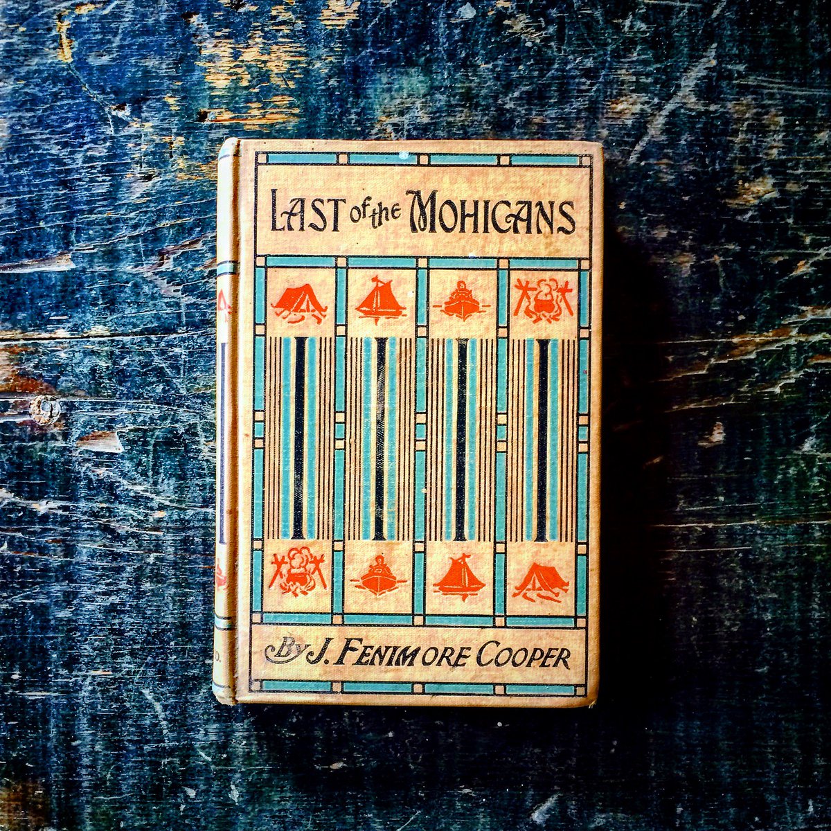 RootsDigital's tweet photo. On Hobbes's box: LAST OF THE MOHICANS, J. Fenimore Cooper, published by A.L. Burt Co in the early 1900s. #amreading https://t.co/aANlgMjHOT