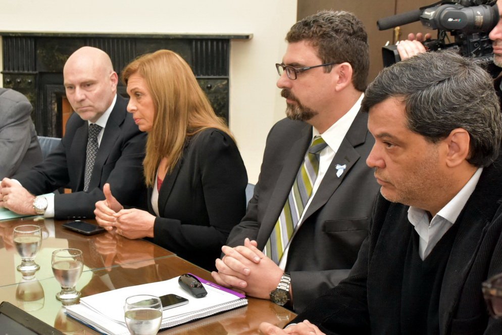 Labor Parlamentaria con Min. de Hacienda <a href="/MartinKerchner/">Martín Kerchner Tomba</a> y de Gobierno <a href="/MinGobiernoMza/">Min de Gobierno, Infraestructura y D. Territorial</a>. Analizan coparticipación.