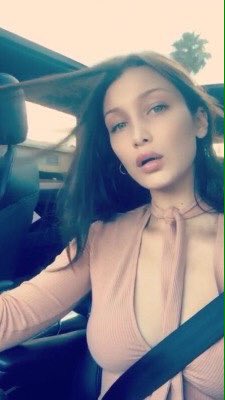bellaheadid's tweet photo. sc: babybels777  👻 https://t.co/oPwZlYL6E5