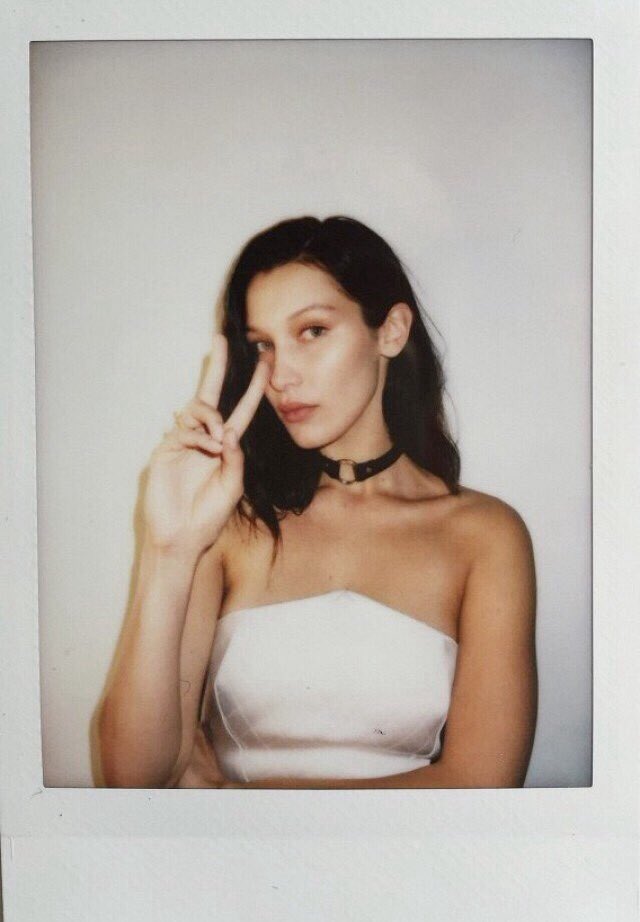 bellaheadid's tweet photo. IM BACK BITCHES https://t.co/C5nP5ueFQ9