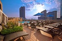 whereBOSTON's tweet image. The @Colonnade Roof Top Pool reopens Fri, May 27, just in time for #MemorialDay Weekend! #Boston’s only outdoor #RTP