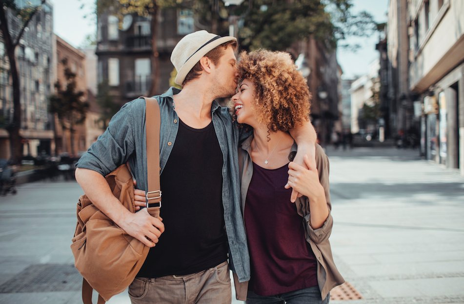 Cosmopolitan's tweet image. These 11 "How We Met" Stories Will Make You Believe in Love bit.ly/27TZuGC