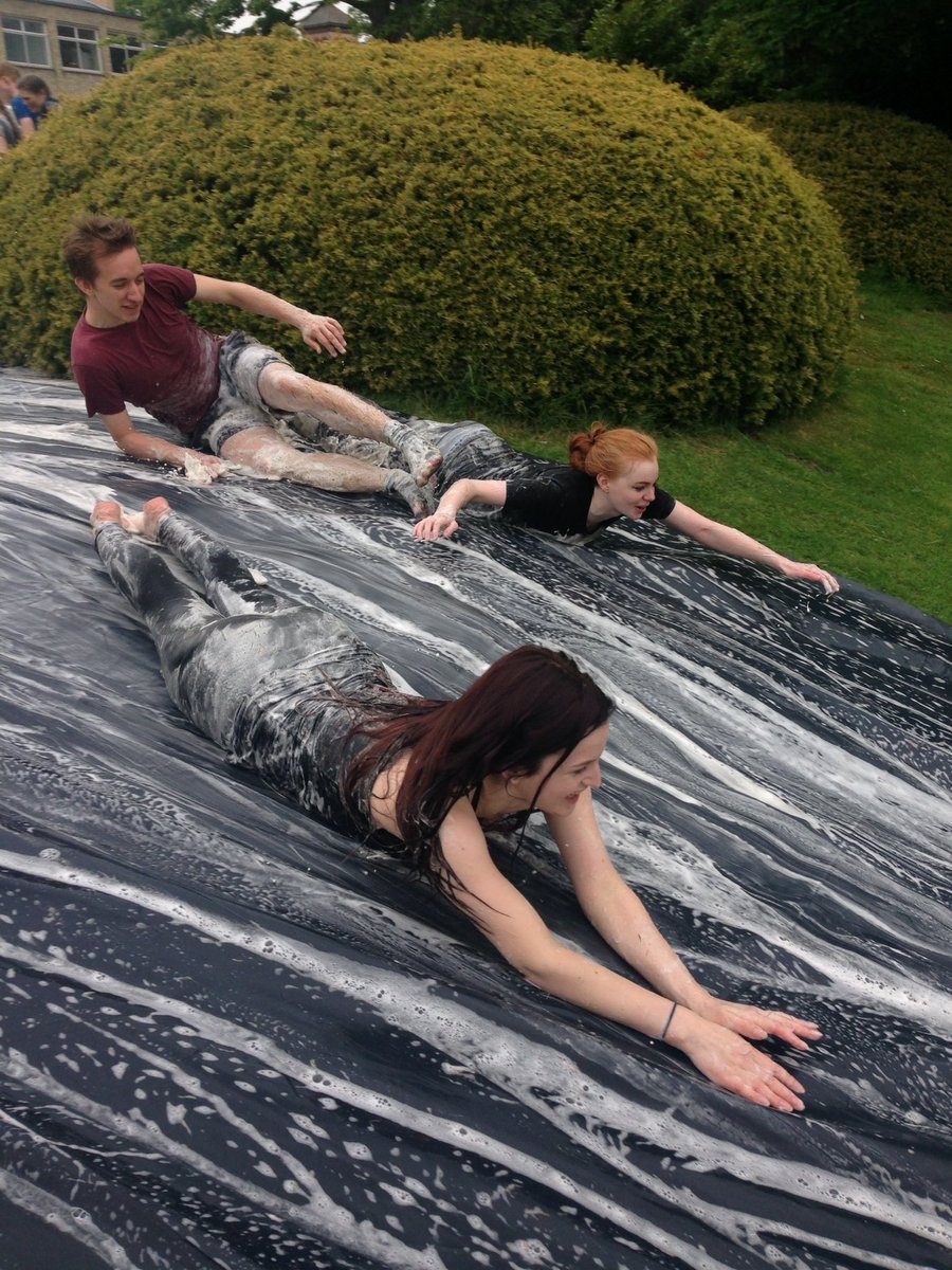 Tranby_Art's tweet photo. Year13 leavers @HCS_Art  @HullCollegiate slip n slide☀️😃 farewell- good luck https://t.co/947FLTxNF6
