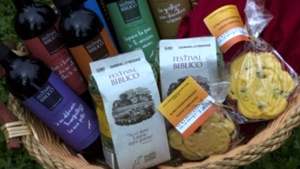 Frumenta's tweet photo. La #Farina #Frumenta #Tipo1 nel #CestodiPace del @festivalbiblico #ImpastiAmoLaFelicità https://t.co/1xtuCpcHvM https://t.co/VAtBSgYCe8