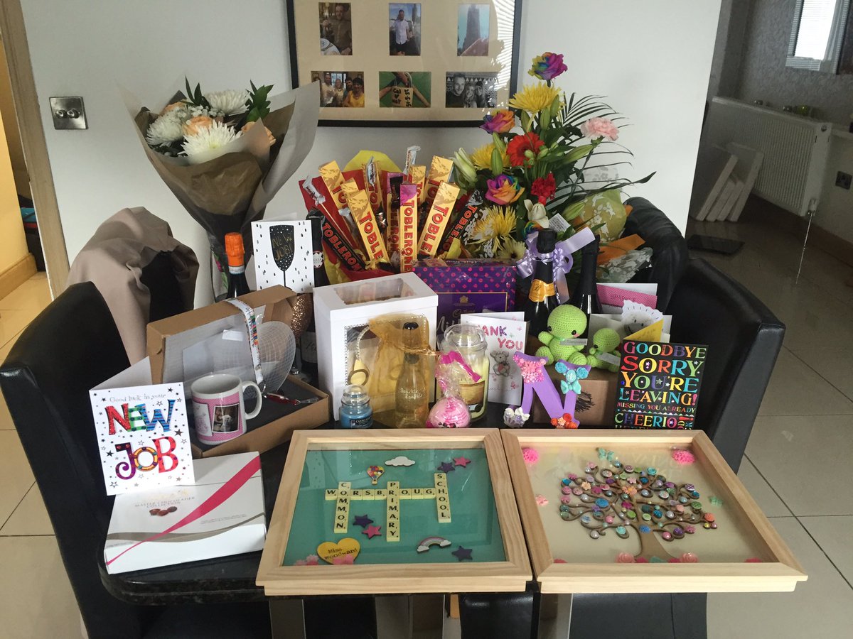 Y6WCPS's tweet photo. Thankyou SO much for all the special gifts! Will treasure them forever ❤️ @LouiseThorpe7 #thebest ⭐️ https://t.co/JcF1gVPLqo