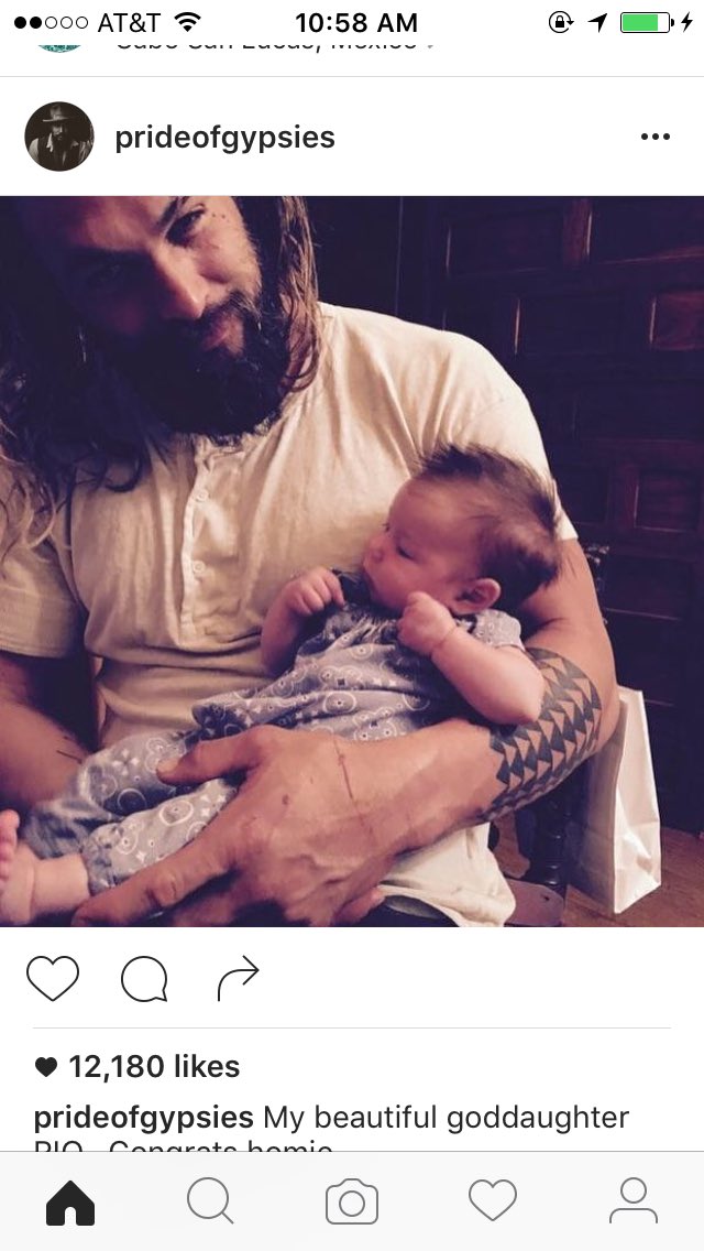 Jason with a baby makes my ovaries scream.