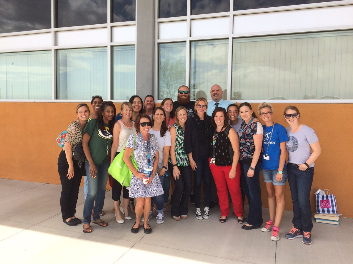 CoachHeatherAZ's tweet photo. Remember that time I met Julia Roberts ? @PlayworksAZ @Playworks #energizeAZ https://t.co/iwZAp9x2Kg