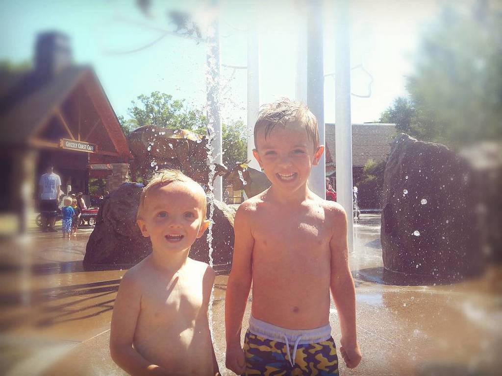 jillreed_'s tweet photo. Kids of Summer. #MNZoo #MinneSummer #KissTheJoyAsItFlies https://t.co/mPuFTLL2Cb