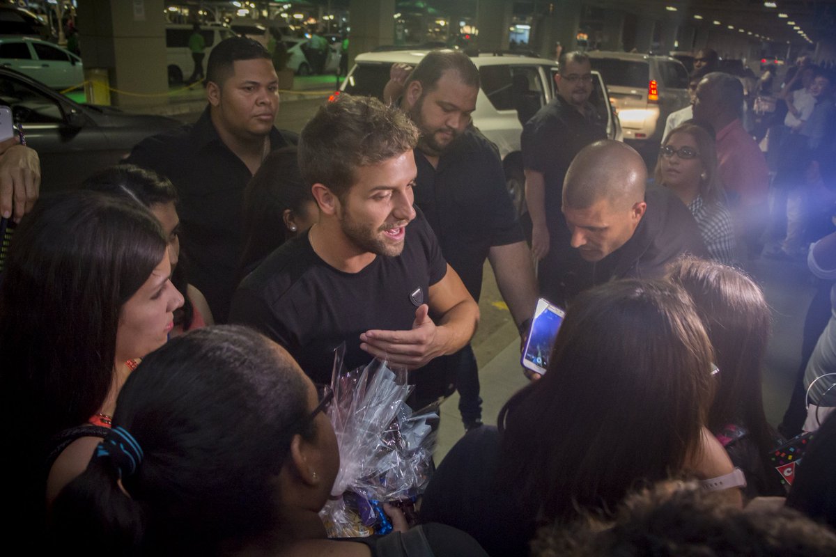 latinol's tweet photo. @pabloalboran Llegó y esta noche enamorará a #Panamá #AlboranPTY  @magicdreamsinc https://t.co/3B6Ml8pAHr