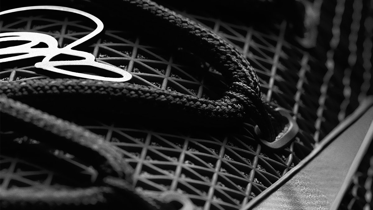 nikebasketball's tweet photo. Attack with poise. Defend with pride.

Get suited up with the #LEBRON13 ‘Ready to Battle.’
https://t.co/kBlKrsjDL5 https://t.co/LgScKBPa8a