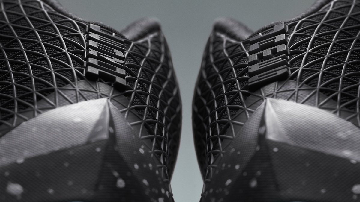 nikebasketball's tweet photo. Attack with poise. Defend with pride.

Get suited up with the #LEBRON13 ‘Ready to Battle.’
https://t.co/kBlKrsjDL5 https://t.co/LgScKBPa8a
