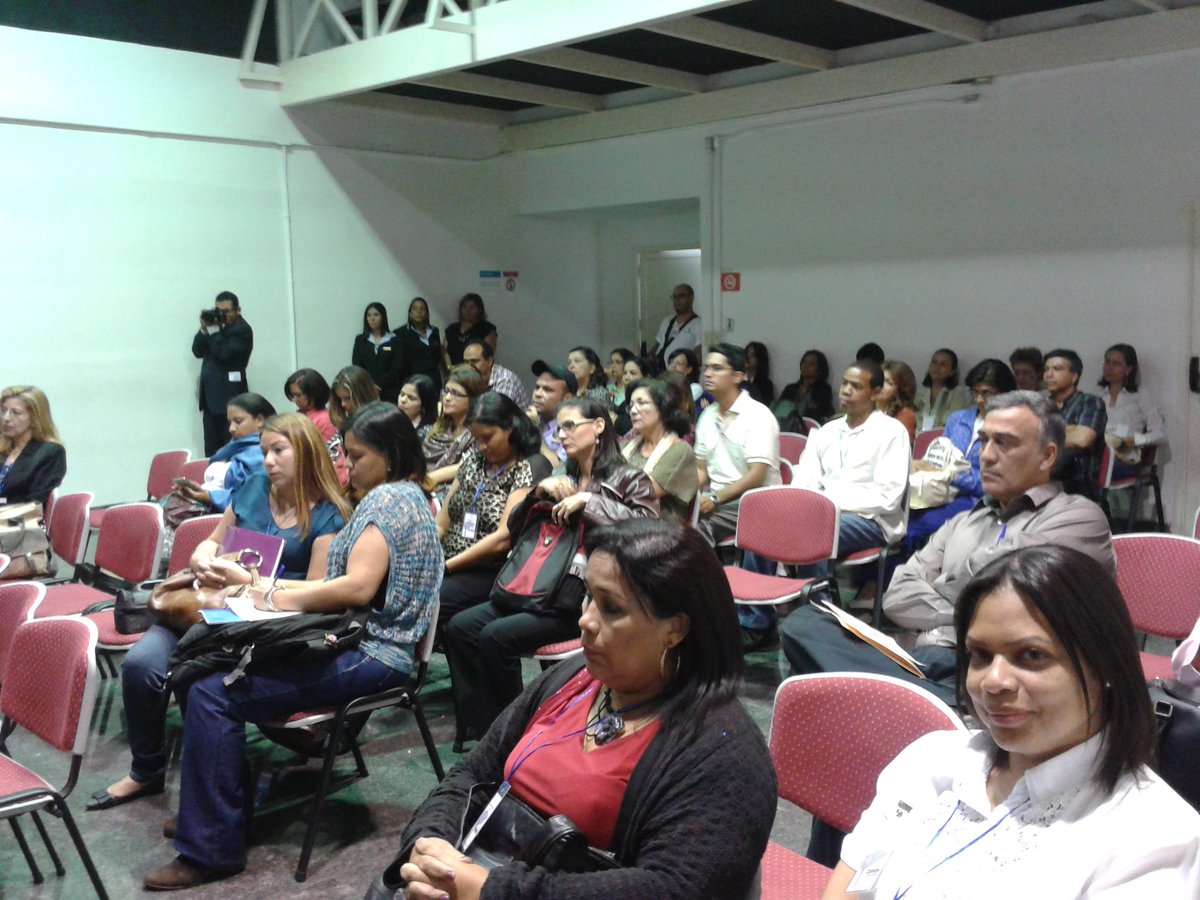 ViiUnagide's tweet photo. Ponentes y asistentes a las mesas de trabajo #VIIJORNADASDEEDUCACIÓN https://t.co/peRRcg9LGw