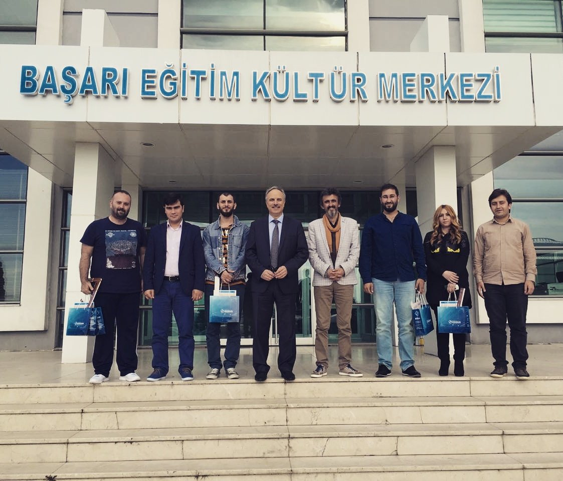 basarisanat's tweet photo. Sanat Ofisi bünyesindeki kurs hocalarımız ve Rektörümüzle 'Kampüste Sanat'ı konuştuk. @basariuni @1Yunusbekdemir https://t.co/azQtx3IIMo