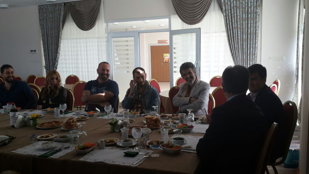 Sanat Ofisi bünyesindeki kurs hocalarımız ve Rektörümüzle 'Kampüste Sanat'ı konuştuk. <a href="/basariuni/">Canik Başarı Üni</a> <a href="/1Yunusbekdemir/">ybekdemir</a>