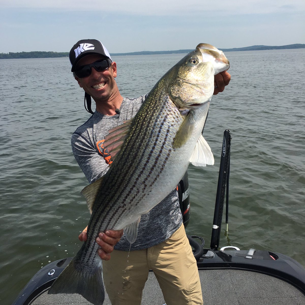 mike_Iaconelli's tweet photo. Wait a minute, that's not a largemouth? Never know what your gonna catch on the Upper Chesapeake Bay! #goingike https://t.co/arSqFzEsk6