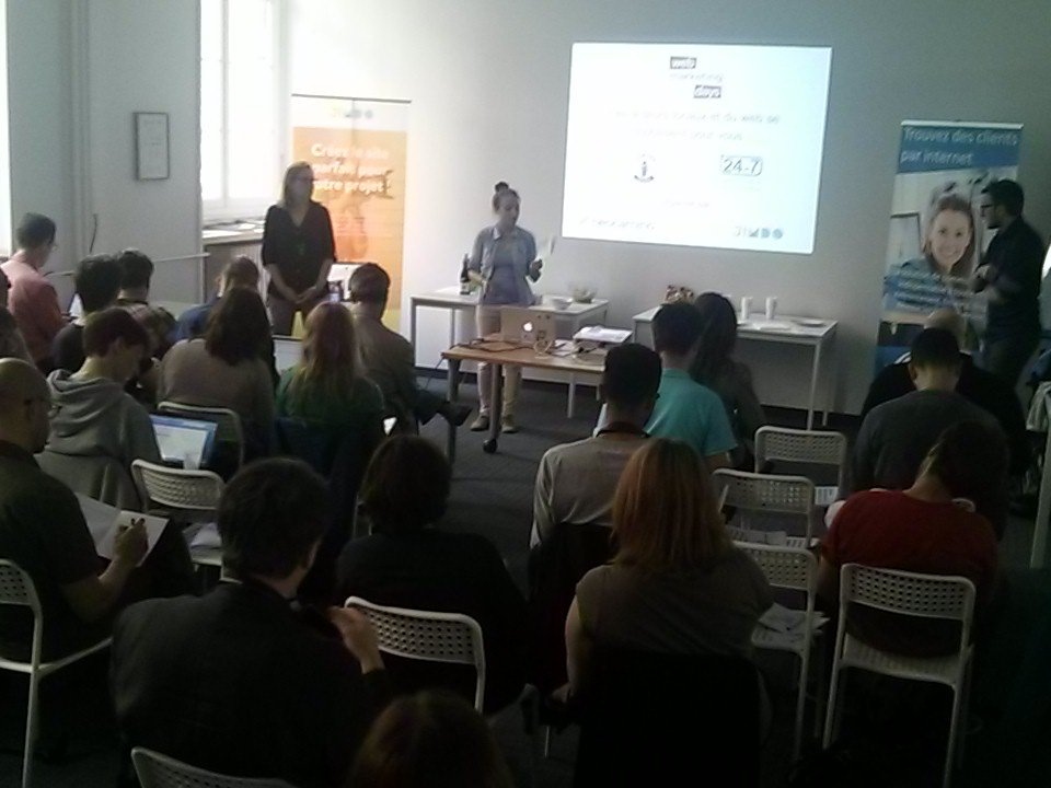 neocamino's tweet image. Les #webdays chez @Coworkingre c&apos;est parti avec @Agence_web_24_7 et @Jimdo_fr