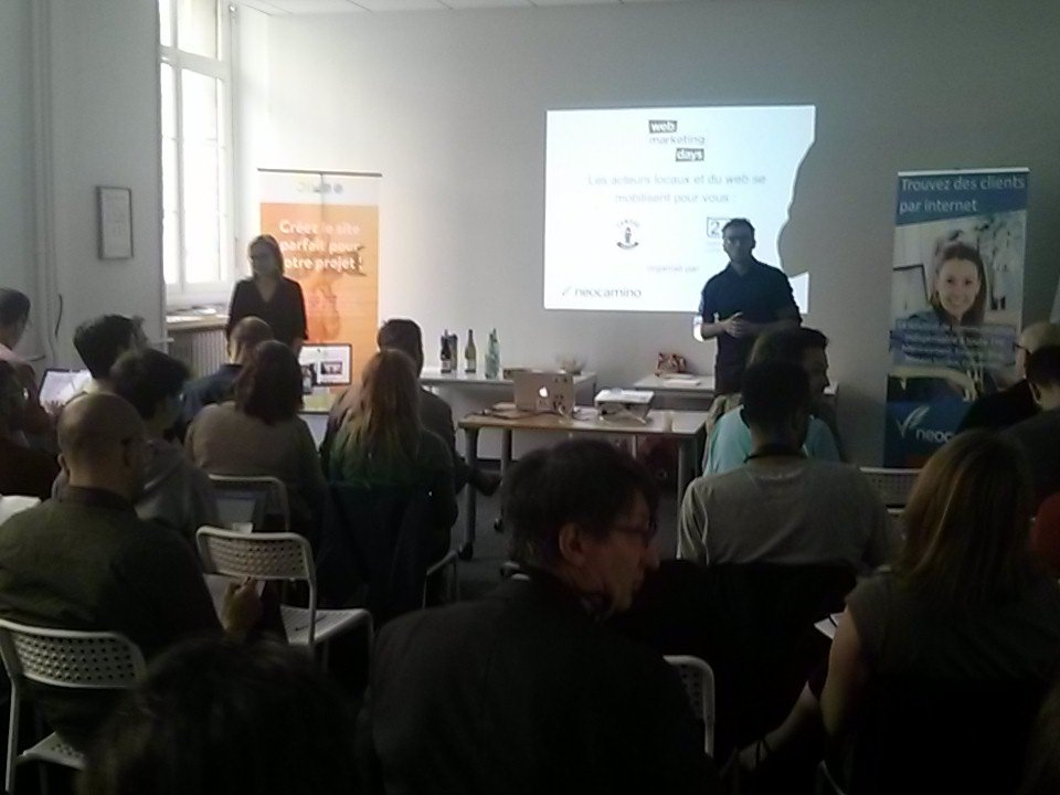 neocamino's tweet image. Les #webdays chez @Coworkingre c&apos;est parti avec @Agence_web_24_7 et @Jimdo_fr