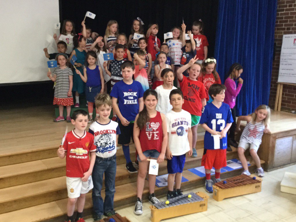 WOSnews's tweet image. #mrshofferWOS #mrslukeWOS &amp;amp; #mrspenoWOS&apos; classes teach about veterans during today&apos;s #woswordofthemonth assembly