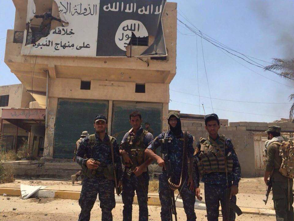 zul23al's tweet photo. تطالبون بمعجزة ، وهذه معجزة صنعتها اشجع مخلوقات الله ..
"بسمك اللهم"، هو ماتبقى من راياتكم ..

هذي هي #الكرمة https://t.co/0MftAL9wcK