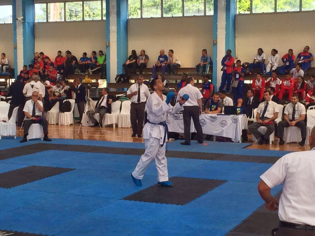 Alexander Nicastro pasa a la final en la categoría Kumite individual masculino -75kg