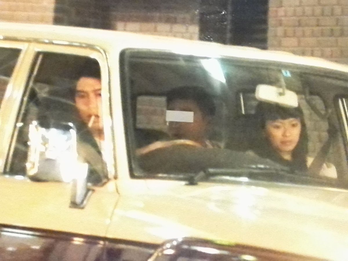 クロスケ フライデー画像 榮倉奈々と賀来賢人 銀座エルメスデート エルメスで買物したあと友人男性と合流して3人で車に乗りこむ T Co Z84vk3wis0 Twitter