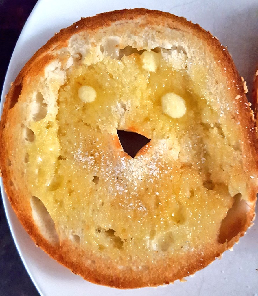 That's one happy bagel...