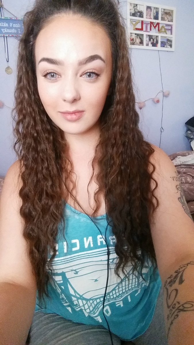 AmberBandy's tweet photo. Last day at Hastings Direct tomorrow. Then I start a new adventure at 1st Central Insurance on Tuesday. Fresh start! https://t.co/b1GE2WHKtB