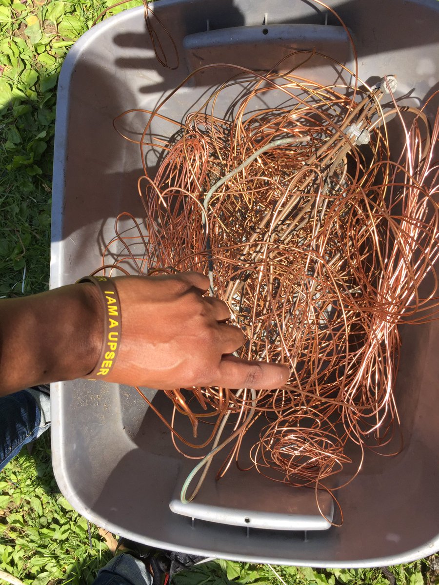 #Recycling old copper wire as @ChesapeakUPSers help rehab @WarriorHWarrior home. #OneGreenThing l @UPS #VeteransBRG