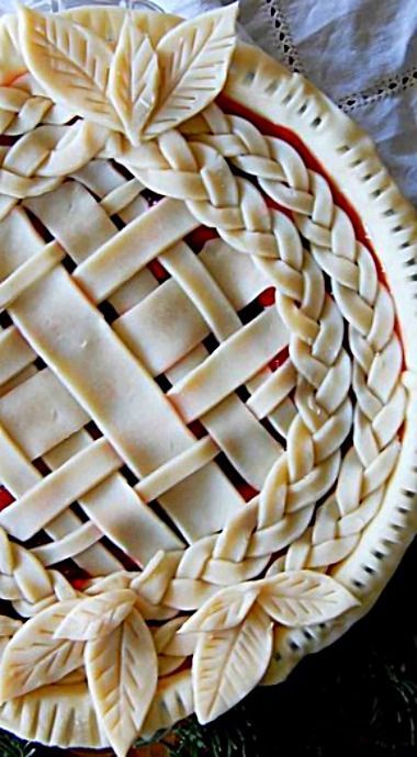 BakingHacks's tweet photo. Lattice, Braid and Leaves Pie Crust... https://t.co/jDRp928yn8