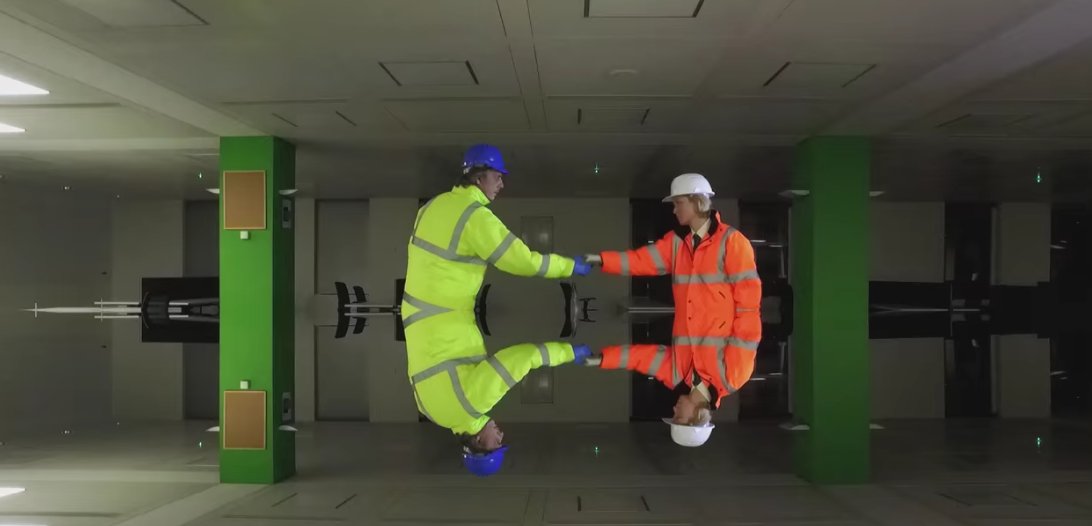 NOWNESS's tweet photo. Watch Róisín Murphy's music video: https://t.co/7tFqnwGE9s #RoisonMurphy #10MilesHigh https://t.co/hxKZXxdBDe