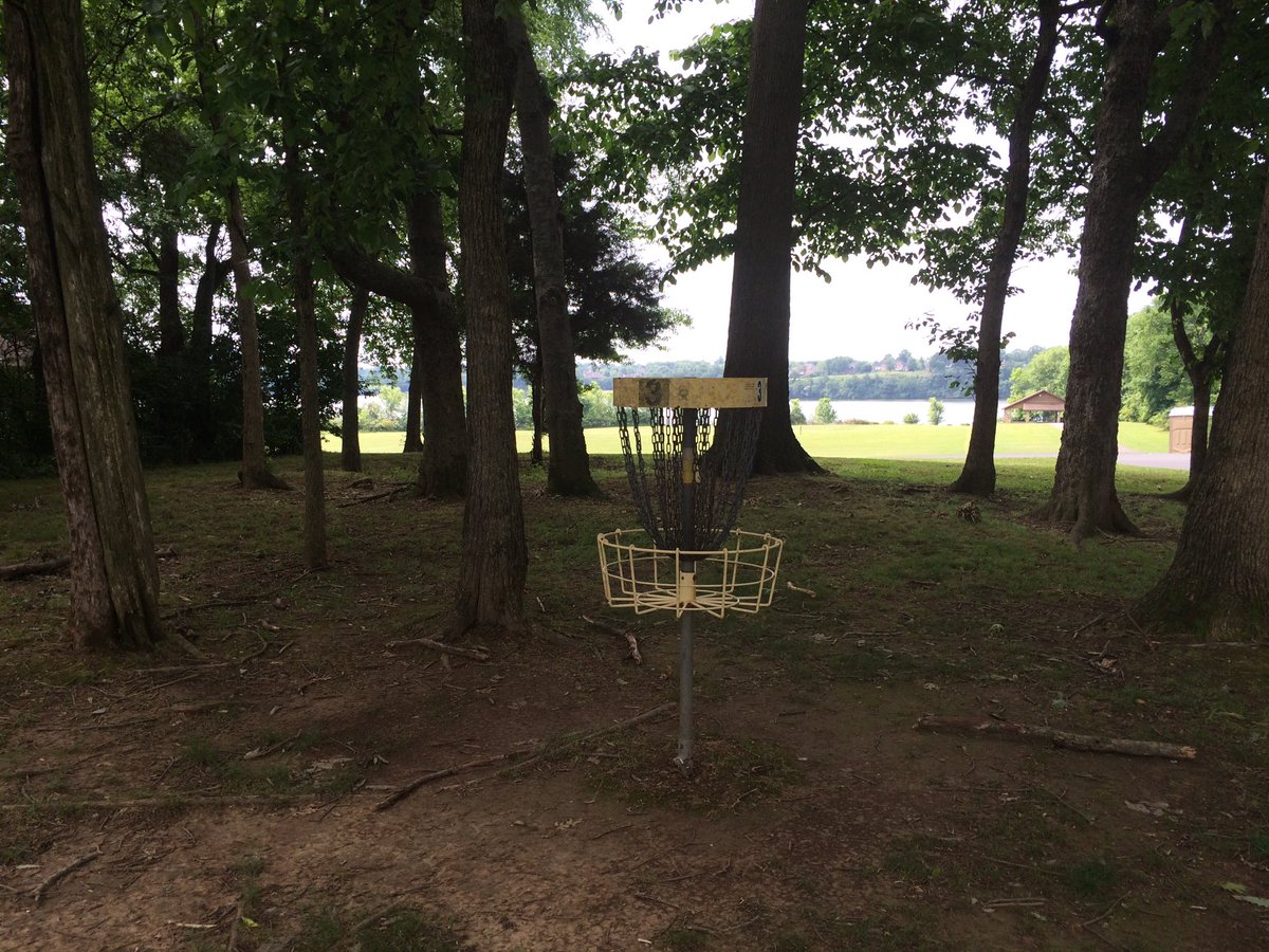 dutchgirl35's tweet photo. Any day is a good day for disc golf! #discgolf #emptycourse @InnovaDiscs @UltiworldDG @DiscmaniaDiscs https://t.co/mwHJ4spWyG
