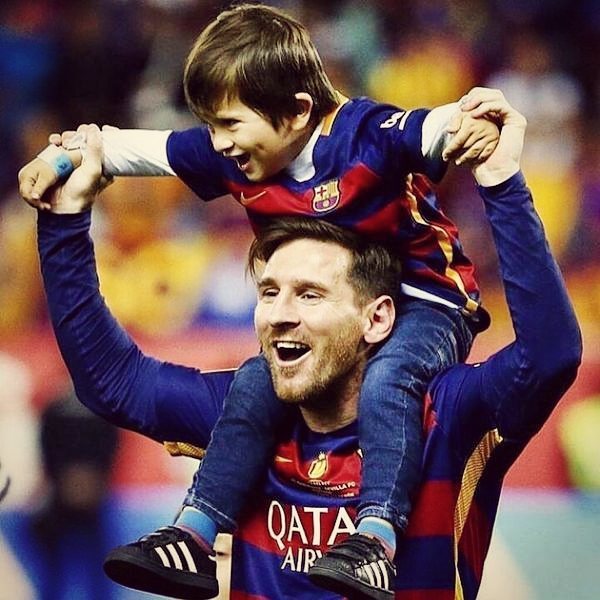 CampNou_IG's tweet photo. Leo and Thiago after winning double #messi #thiagomessi #barca #barcelona #messi10 #mesq… https://t.co/9GIW9AFFxf https://t.co/lTonSRk36r