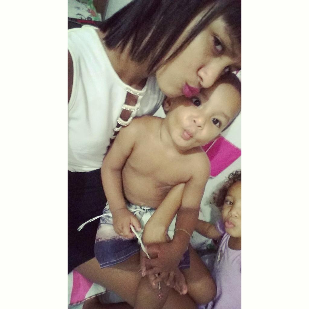 AllynneRodrigu6's tweet photo. Biquinho mais gostoso da Dinda , amo mais que tudo na minha vida 💙😍🙎 https://t.co/YcYRMtxe5z