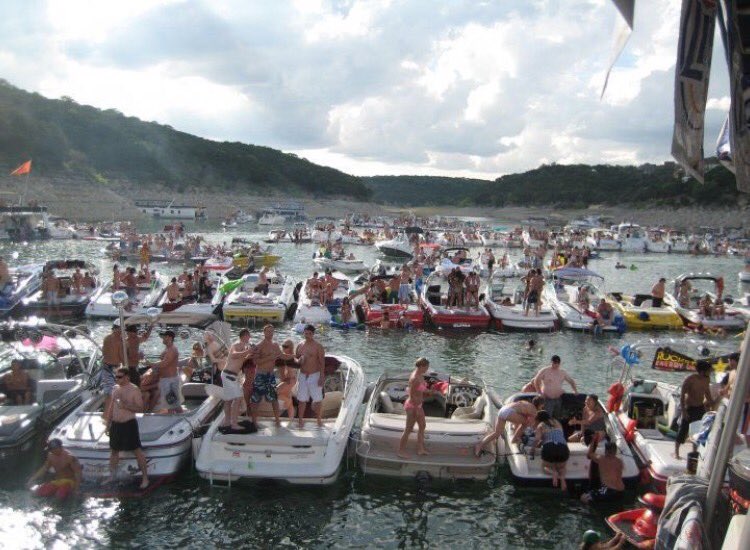 TyJorden's tweet photo. Memorial Weekend comin in hot 😈 #LakeAustin @ricardom1146 https://t.co/X8RduGbcLc