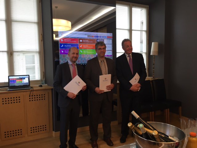 facilien's tweet photo. #Alsace #SilverEco : Signature du partenariat entre Daniel Hager, Francis Bucher (Gasal) &amp; Eric Gehl (Facilien) https://t.co/bbloo3Tpjj