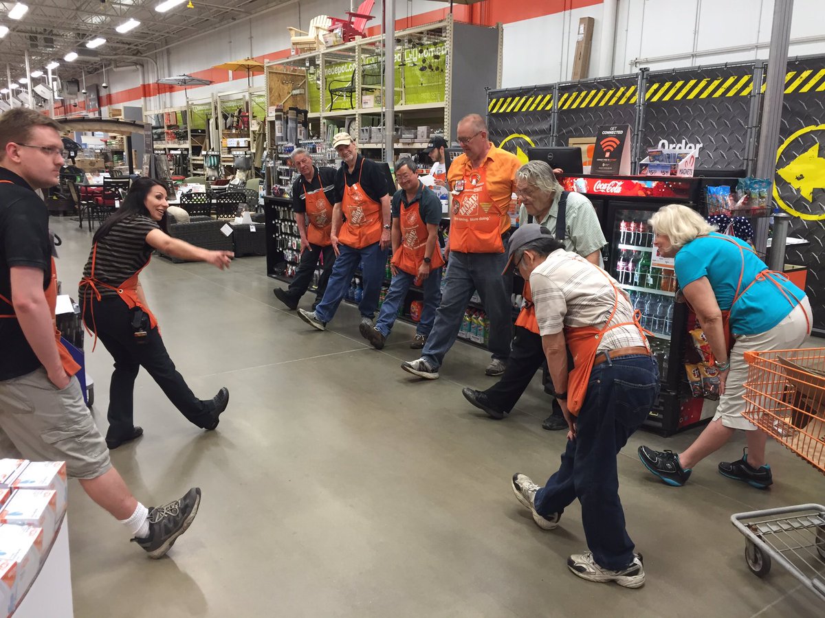 AngelWhitefleet's tweet photo. ASM Rachel and team starting the morning off right at 1943! @ryan3040 @ghutch1988 https://t.co/NtggoxqBmM