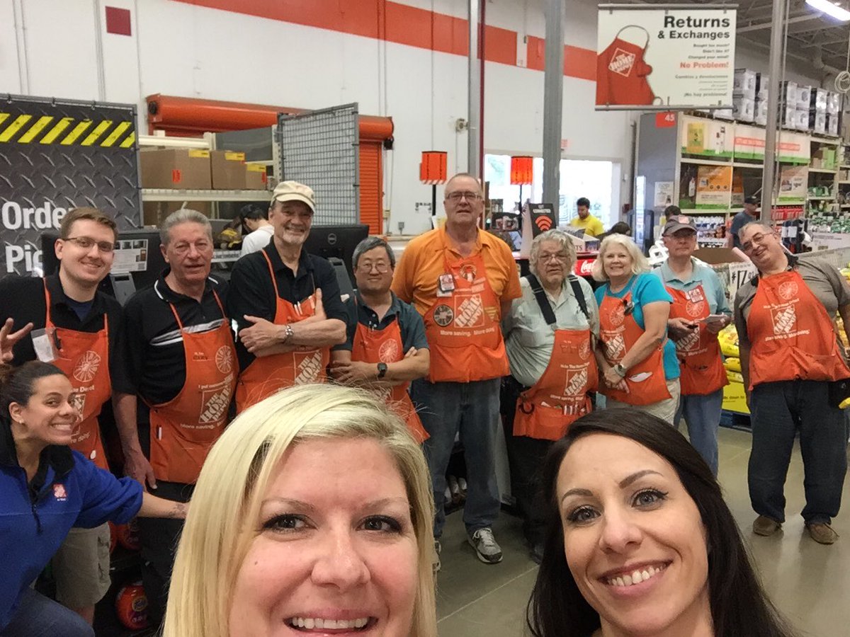 AngelWhitefleet's tweet photo. ASM Rachel and team starting the morning off right at 1943! @ryan3040 @ghutch1988 https://t.co/NtggoxqBmM