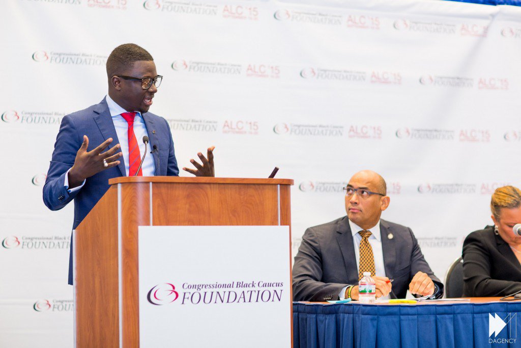 [#AfricaMonth] <a href="/thioneniang/">thioneniang</a> parmi les #AfricanDOers 2016 <a href="/TropicsMagazine/">Tropics Magazine®</a> bit.ly/1s8MOeu #Afrique #Senegal