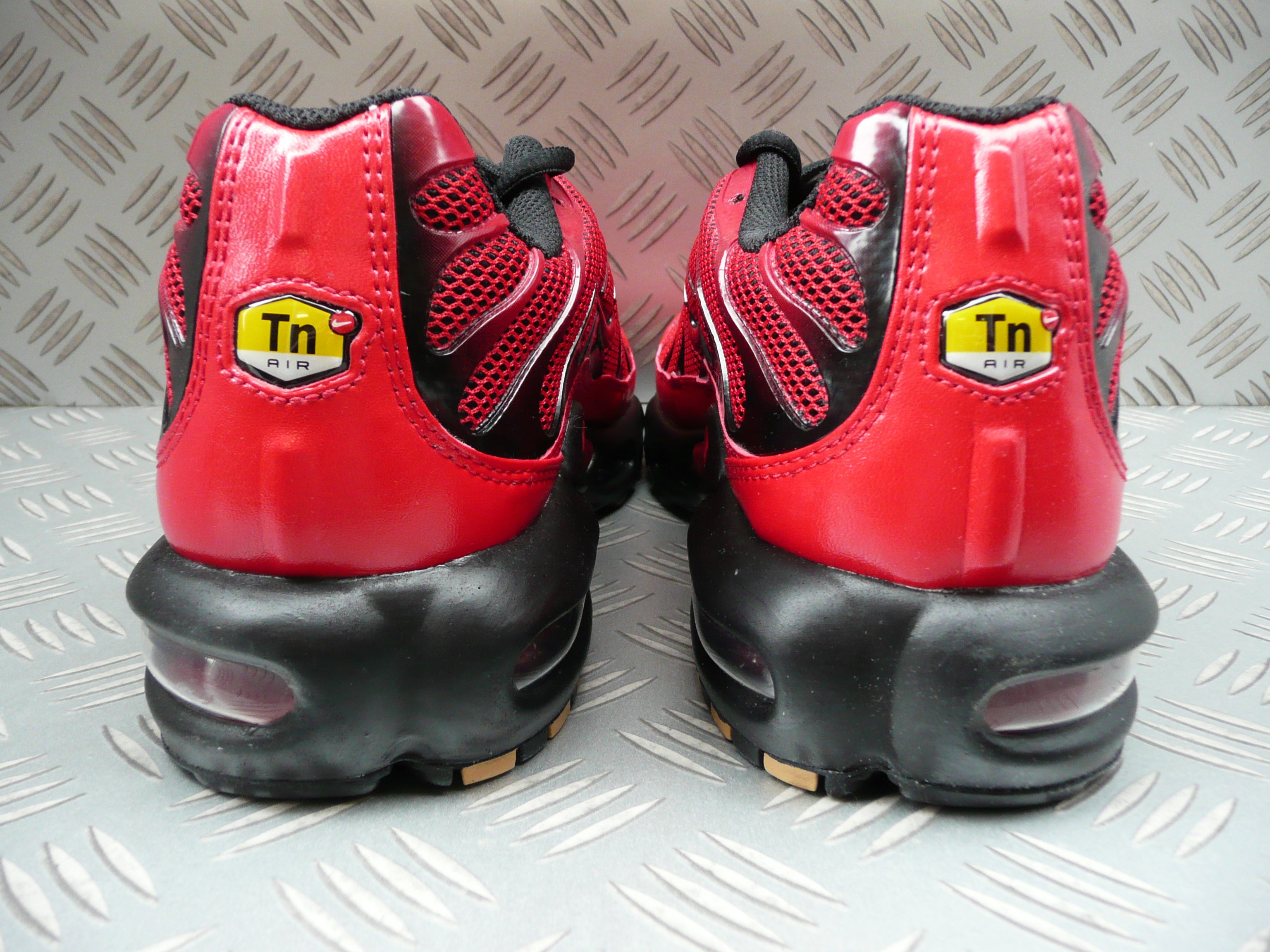 Sole Shack on X Nike Men s Air Max Plus Tuned 1 TN Diablo Red Black 604133 660 NIKE Tuned1 TN AirMax https t AMyRvAo0q7 X