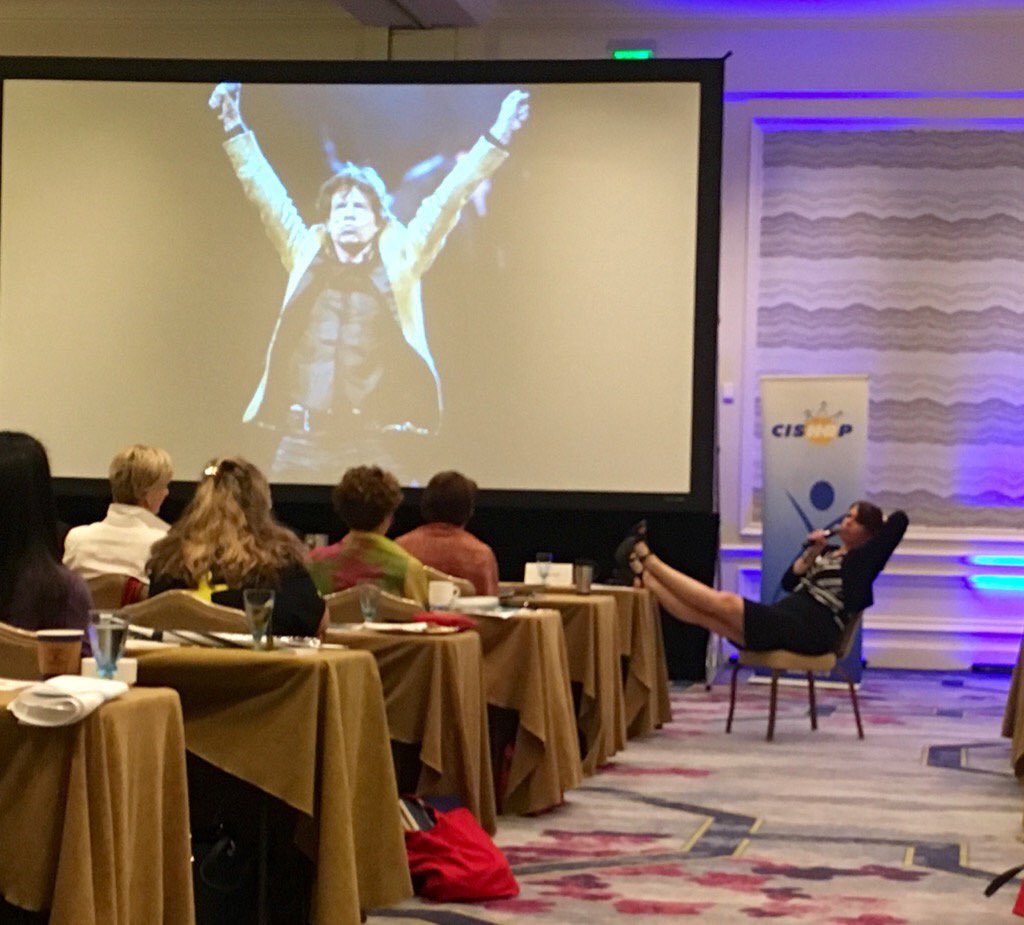 Me teaching #HR pros the ultimate power pose #CISHRP #daxko #fistfuloftalent #trenchhr