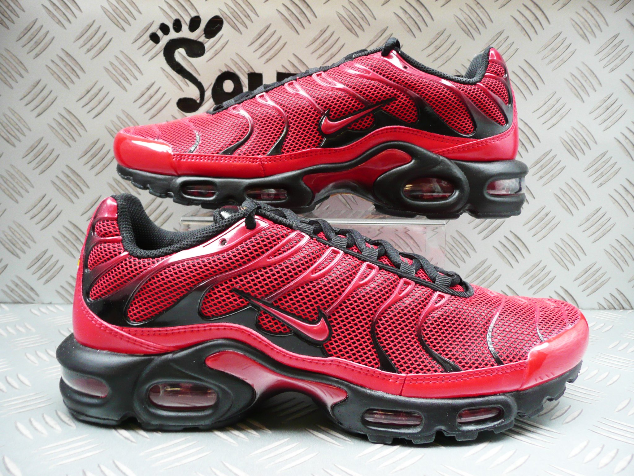 Sole Shack on X Nike Men s Air Max Plus Tuned 1 TN Diablo Red Black 604133 660 NIKE Tuned1 TN AirMax https t AMyRvAo0q7 X