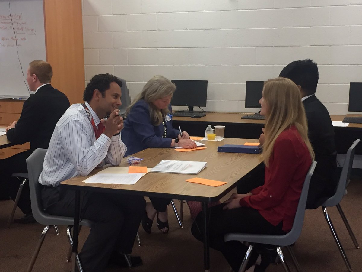 ArigoTeach's tweet photo. Fourth period interviews are moving along! #erhs #seniorinterviews #classof2016 #Seniors2016 https://t.co/Zo0TiGddY1
