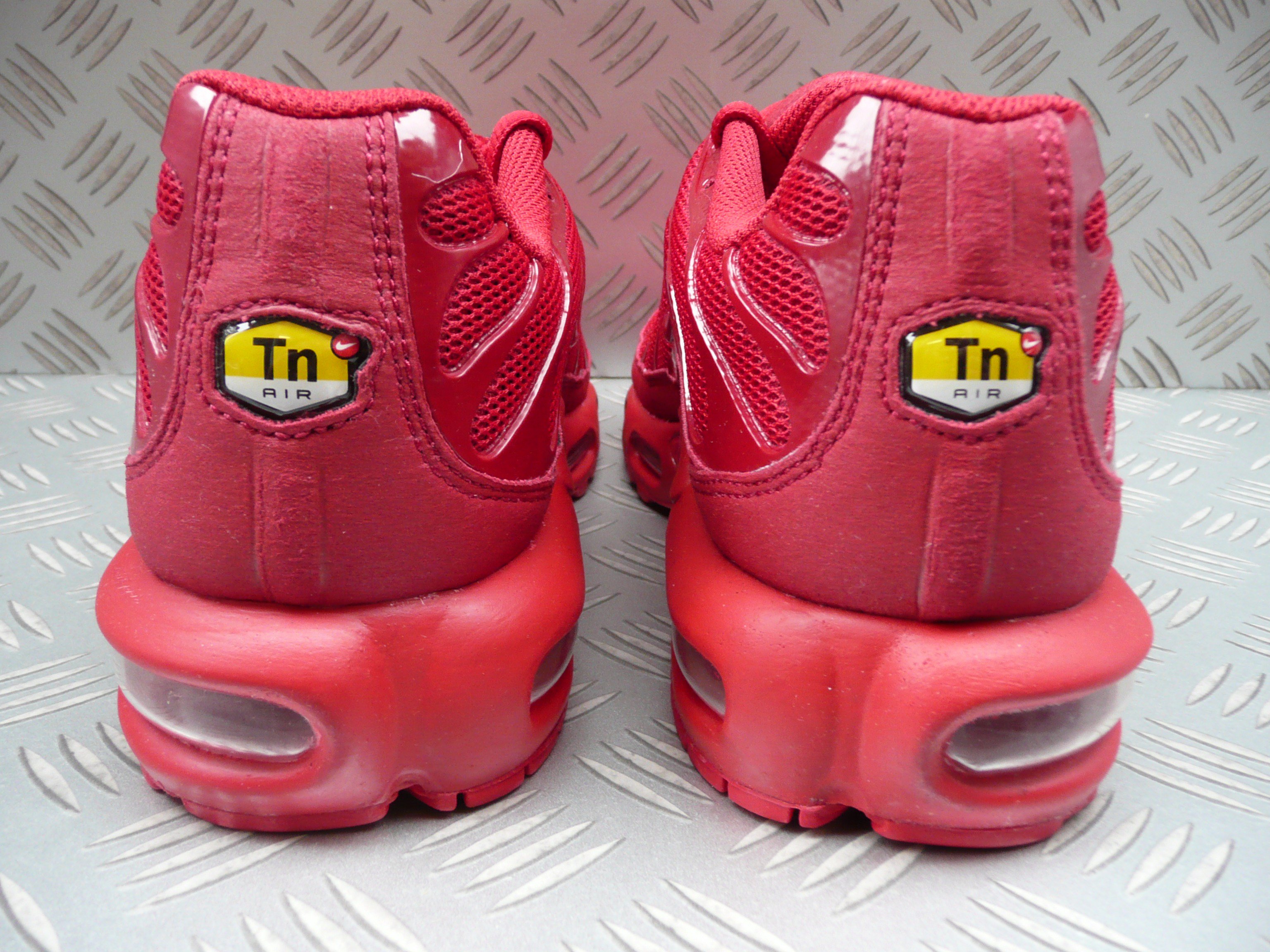 Air max plus txt deals red