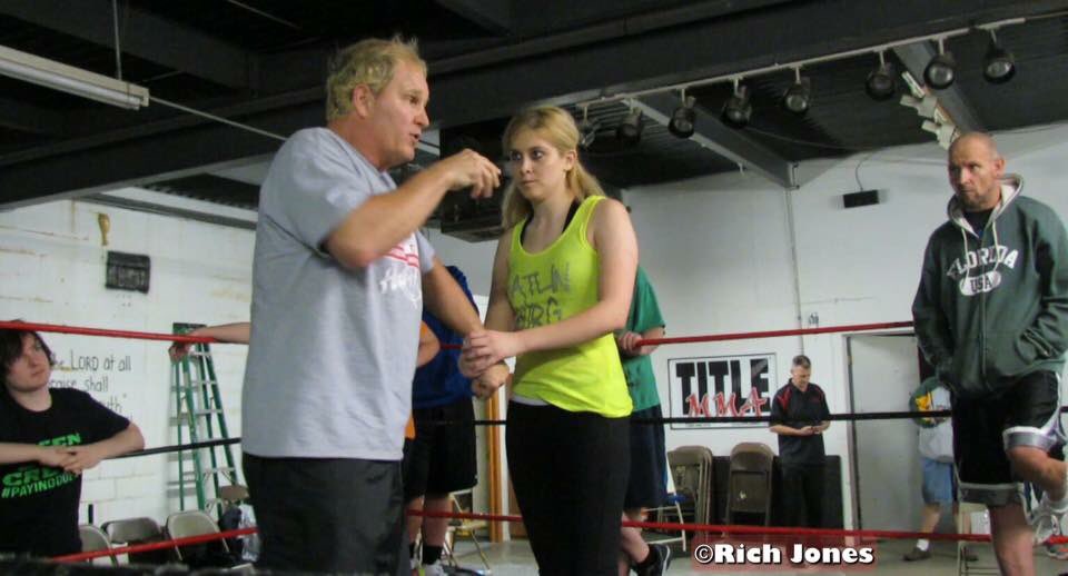 ShawnaReed93's tweet image. Training with a legend!!! #BobbyFulton #CWAI #ShawnaReed #HawkArmy #StubbornAngel